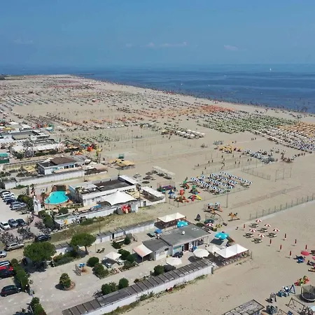 In Lido Degli Estensi 21209 *
